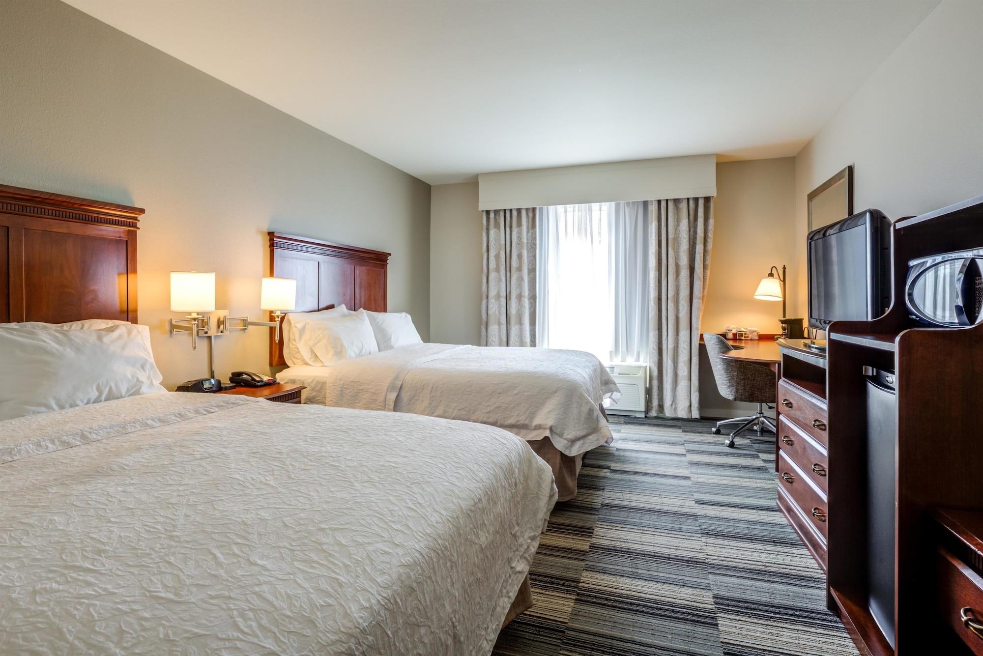 Hampton Inn & Suites Westford-Chelmsford Exterior photo