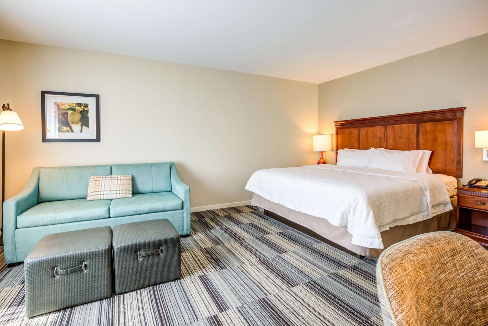 Hampton Inn & Suites Westford-Chelmsford Exterior photo