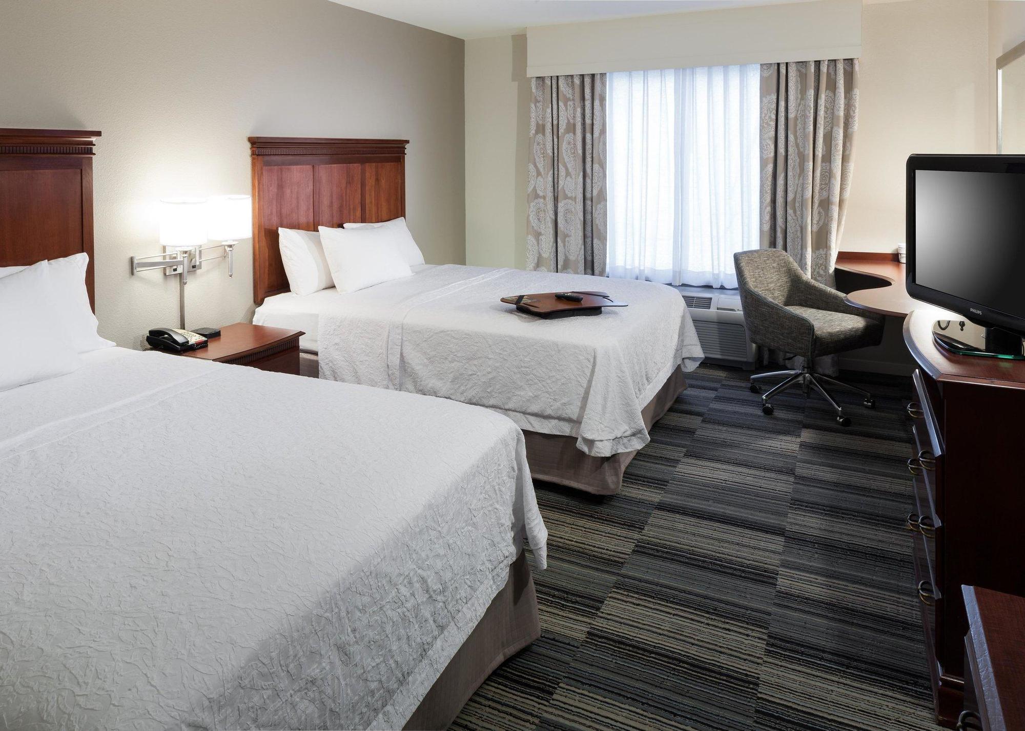 Hampton Inn & Suites Westford-Chelmsford Exterior photo